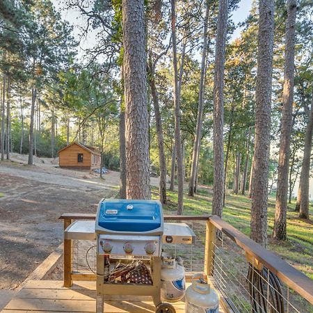 Lakefront Crockett Cabin With Boathouse And Kayaks! Villa Reynard Exterior photo