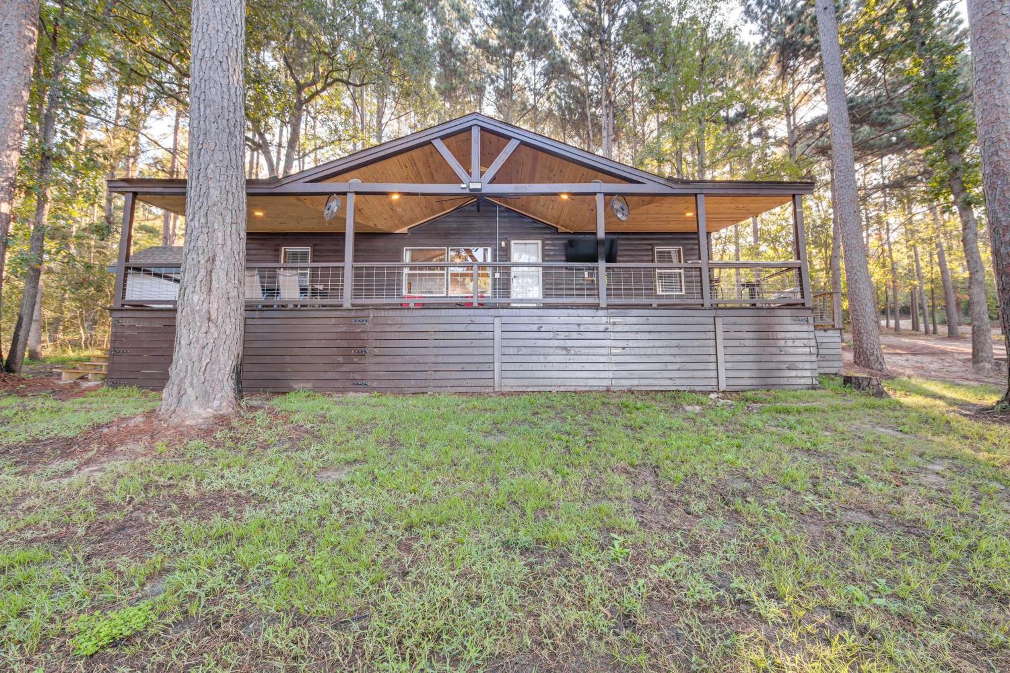 Lakefront Crockett Cabin With Boathouse And Kayaks! Villa Reynard Exterior photo