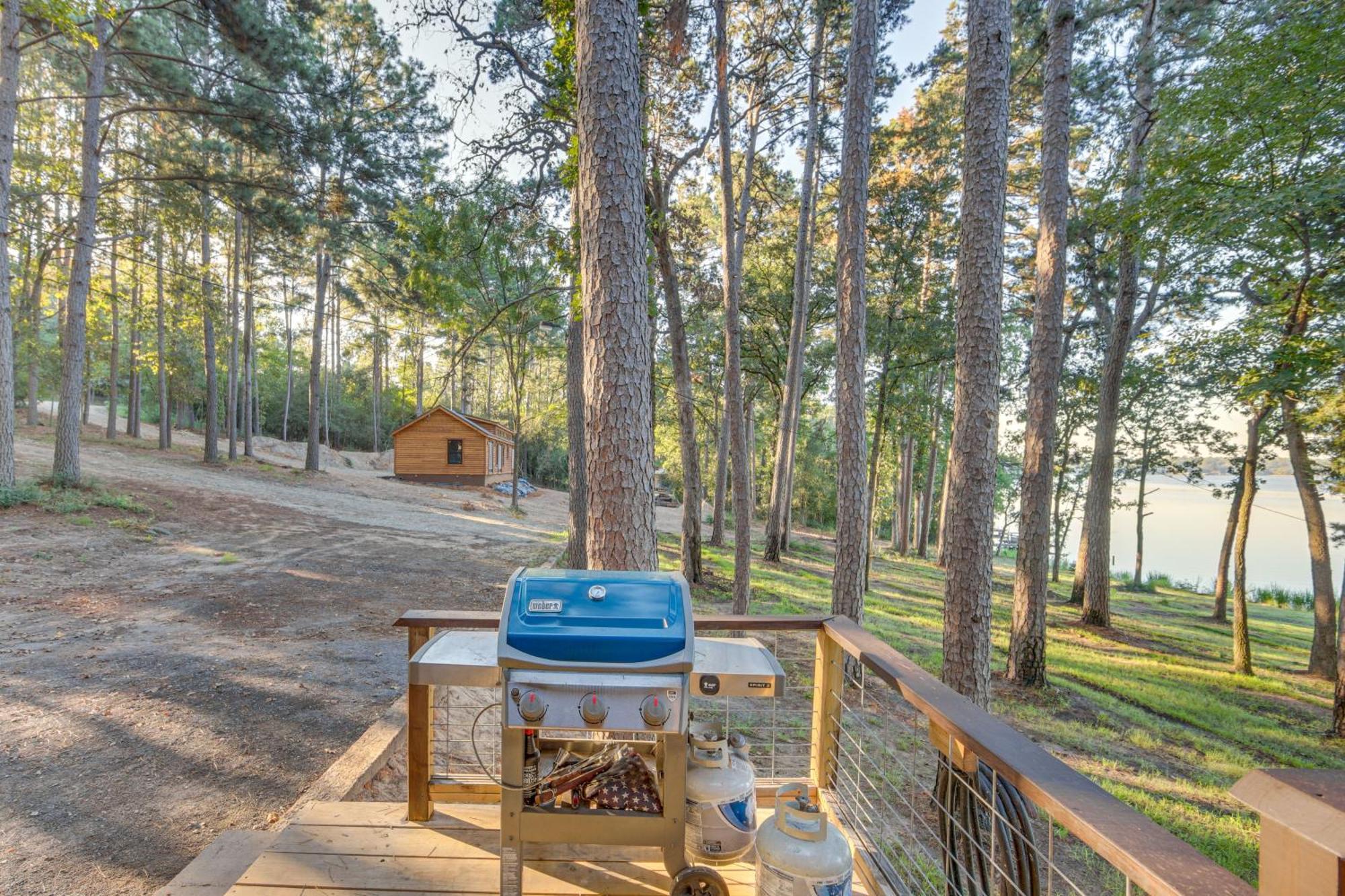 Lakefront Crockett Cabin With Boathouse And Kayaks! Villa Reynard Exterior photo