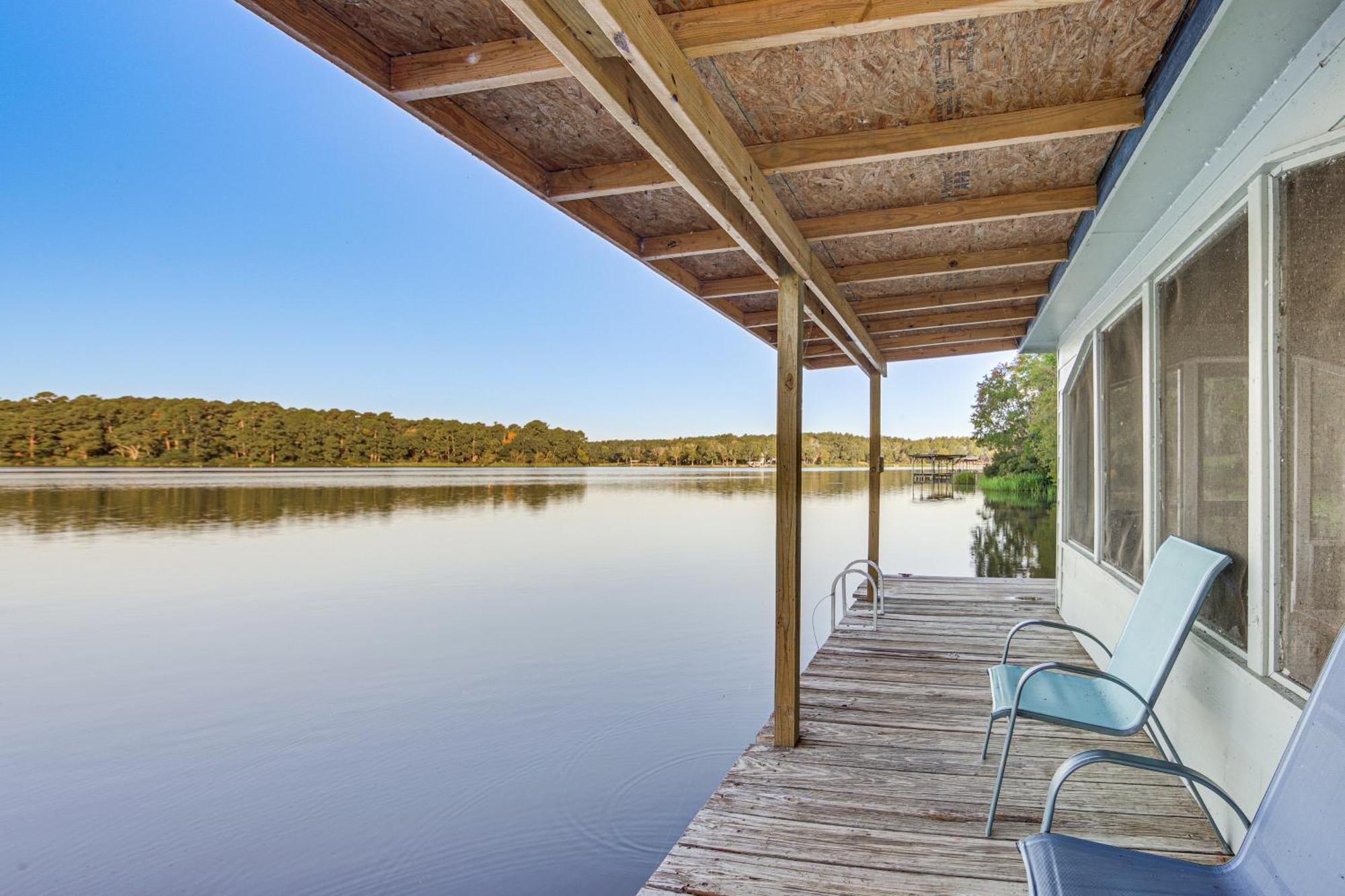 Lakefront Crockett Cabin With Boathouse And Kayaks! Villa Reynard Exterior photo