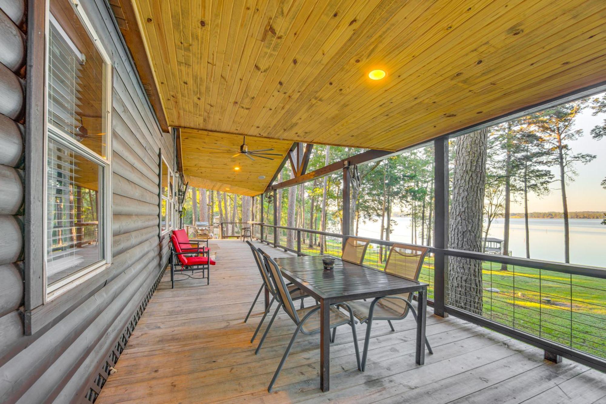 Lakefront Crockett Cabin With Boathouse And Kayaks! Villa Reynard Exterior photo